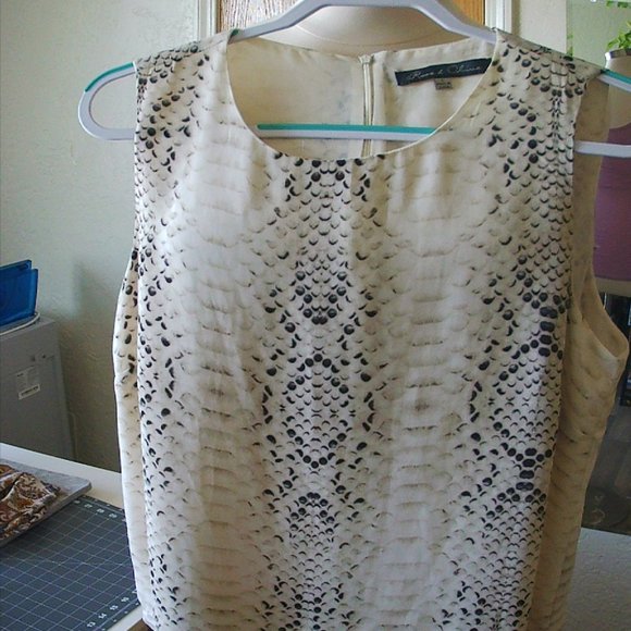Bundle - Neutral office blouses - Picture 1 of 7